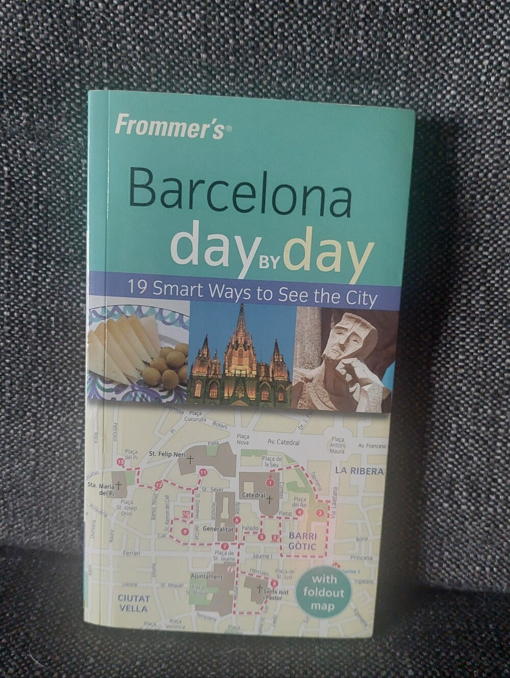 Frommer's Barcelona Day by Day Travel Guide